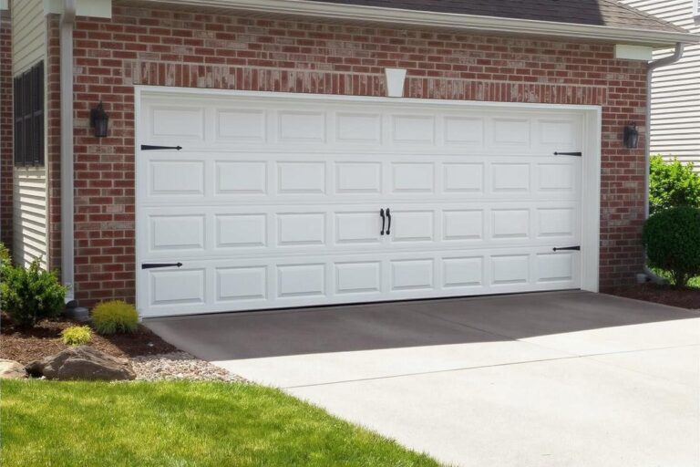 Top Residential Garage Door Styles Trending in Lima, Ohio
